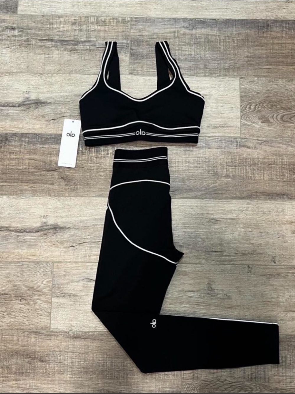 ALO Yoga Black Sports Bra & Leggings Set with White Piping